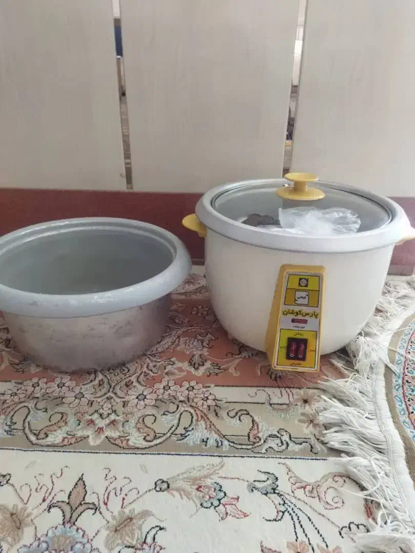 آرام پز و پلو بز|ظروف پخت‌وپز|مهاباد (آذربایجان غربی), |دیوار