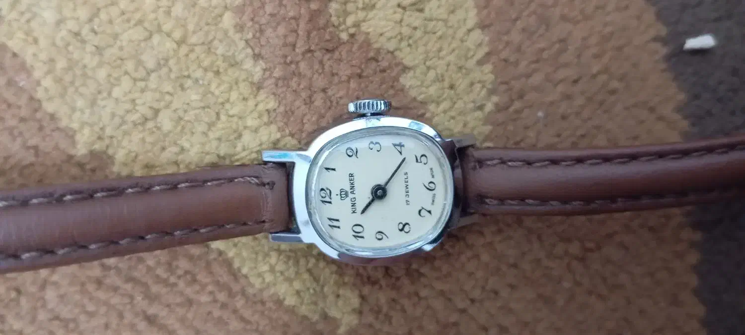 ساعت کوکی نقره|ساعت|تهران, هلال احمر|دیوار