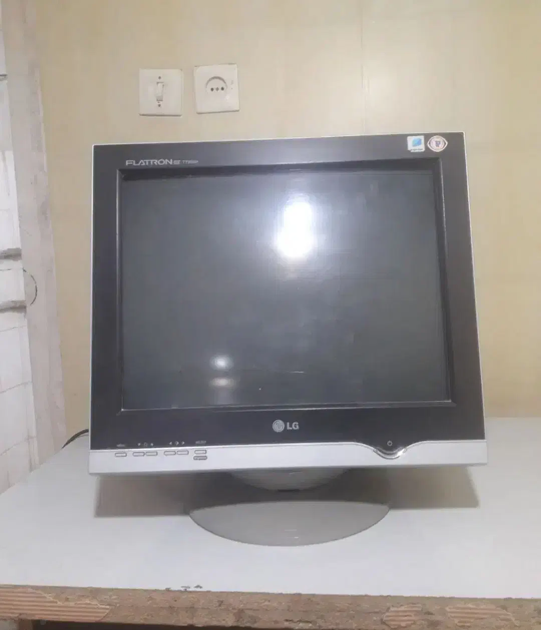 خریدار و فروشنده مانیتور های قدیمی|رایانه رومیزی|کرج, شهرک سهرابیه|دیوار