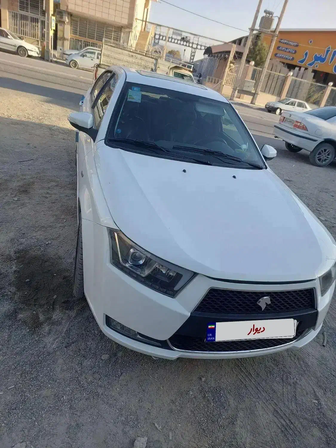 دنا اتوماتیک 1401 سفید|خودرو سواری و وانت|خمینی‌شهر, |دیوار