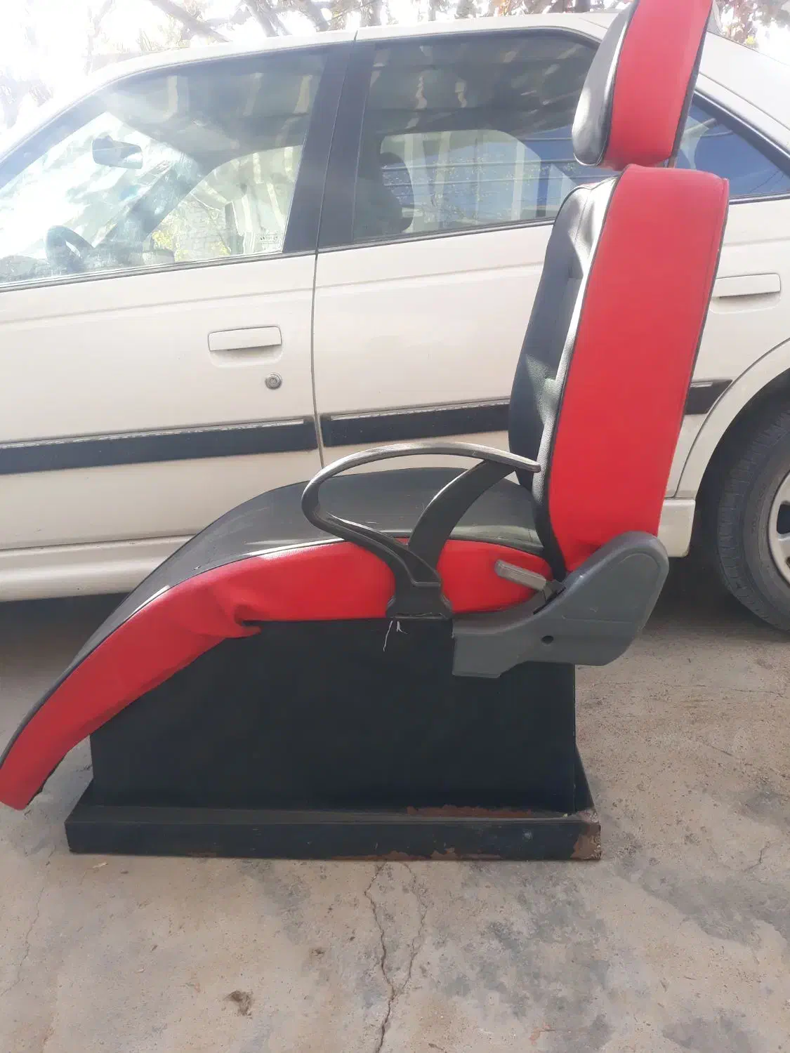 صندلی ارایشگاه|آرایشگاه و سالن‌های زیبایی|بکتاش, |دیوار