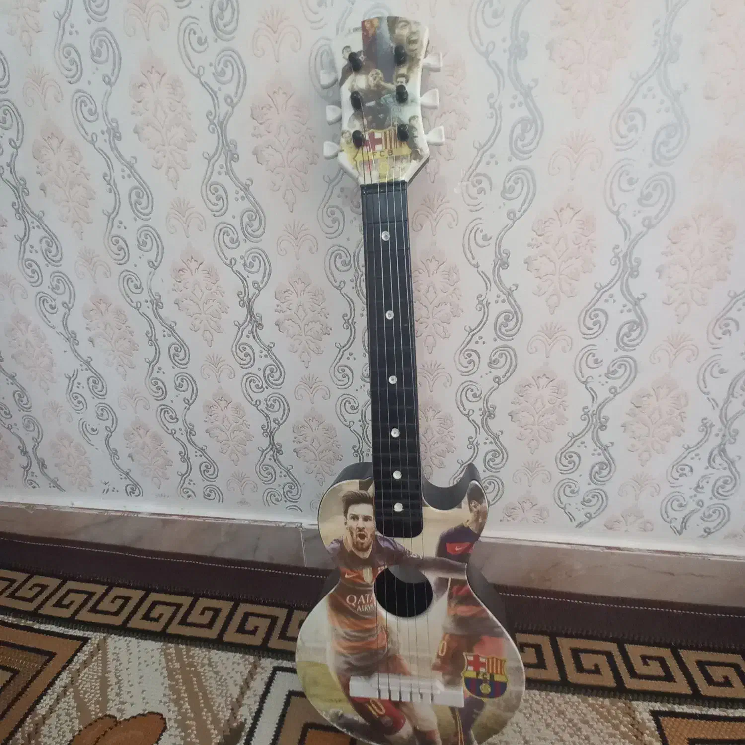 گیتار|گیتار، بیس، امپلیفایر|مرند, |دیوار