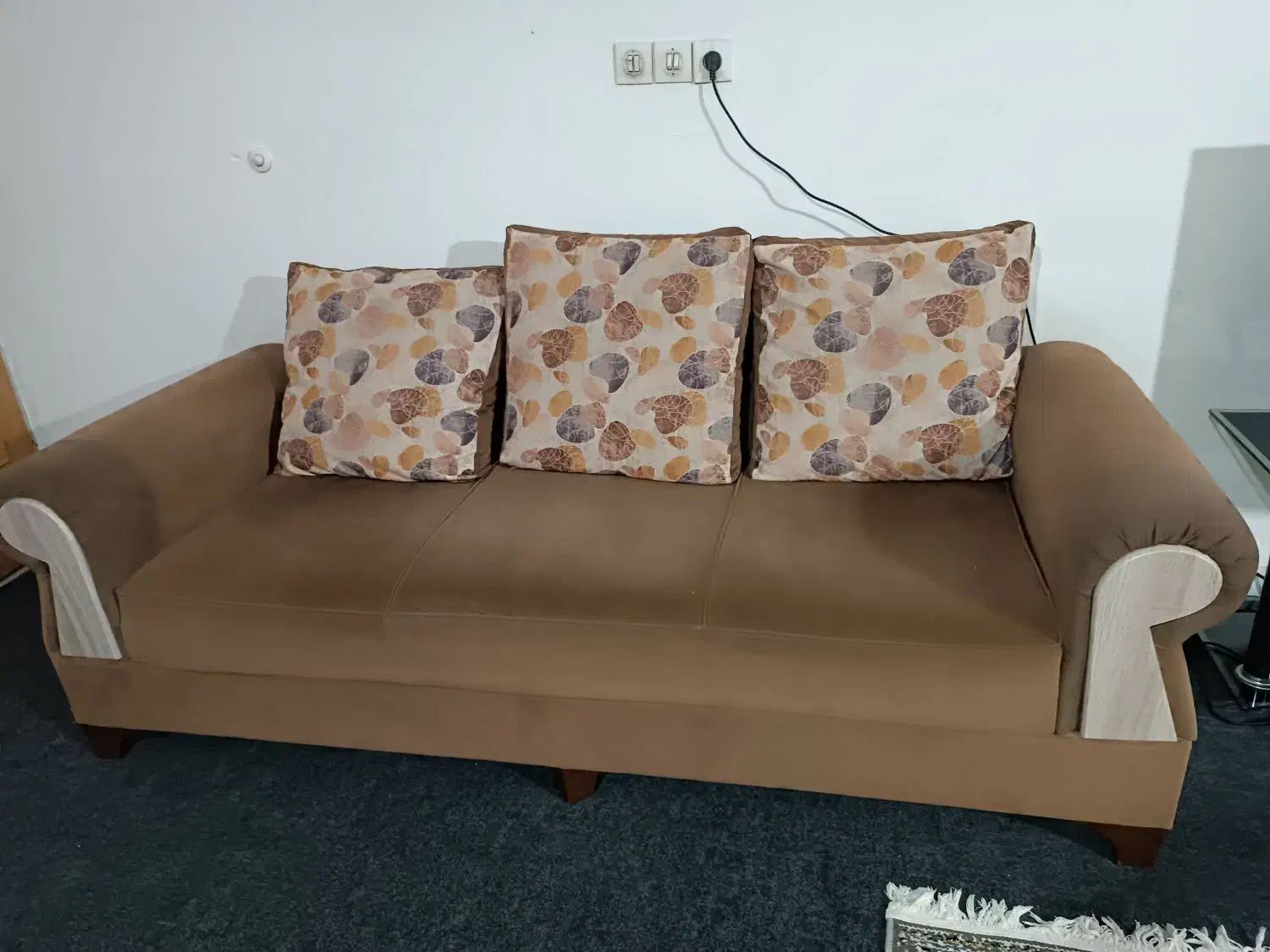 مبل هفت نفره محکم سالم|مبلمان خانگی و میز عسلی|ساوه, |دیوار