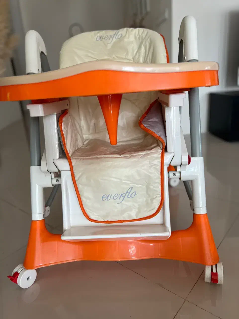 صندلی غذا کودک|تخت و صندلی بچه|گرگان, |دیوار