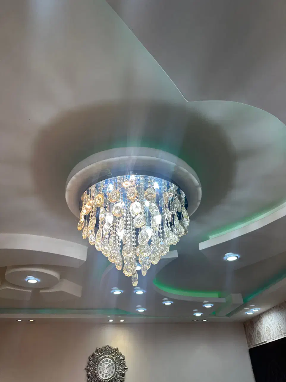 لوستر سالم و تمیز نور سه حالته|لوستر و چراغ آویز|رشت, فلسطین|دیوار