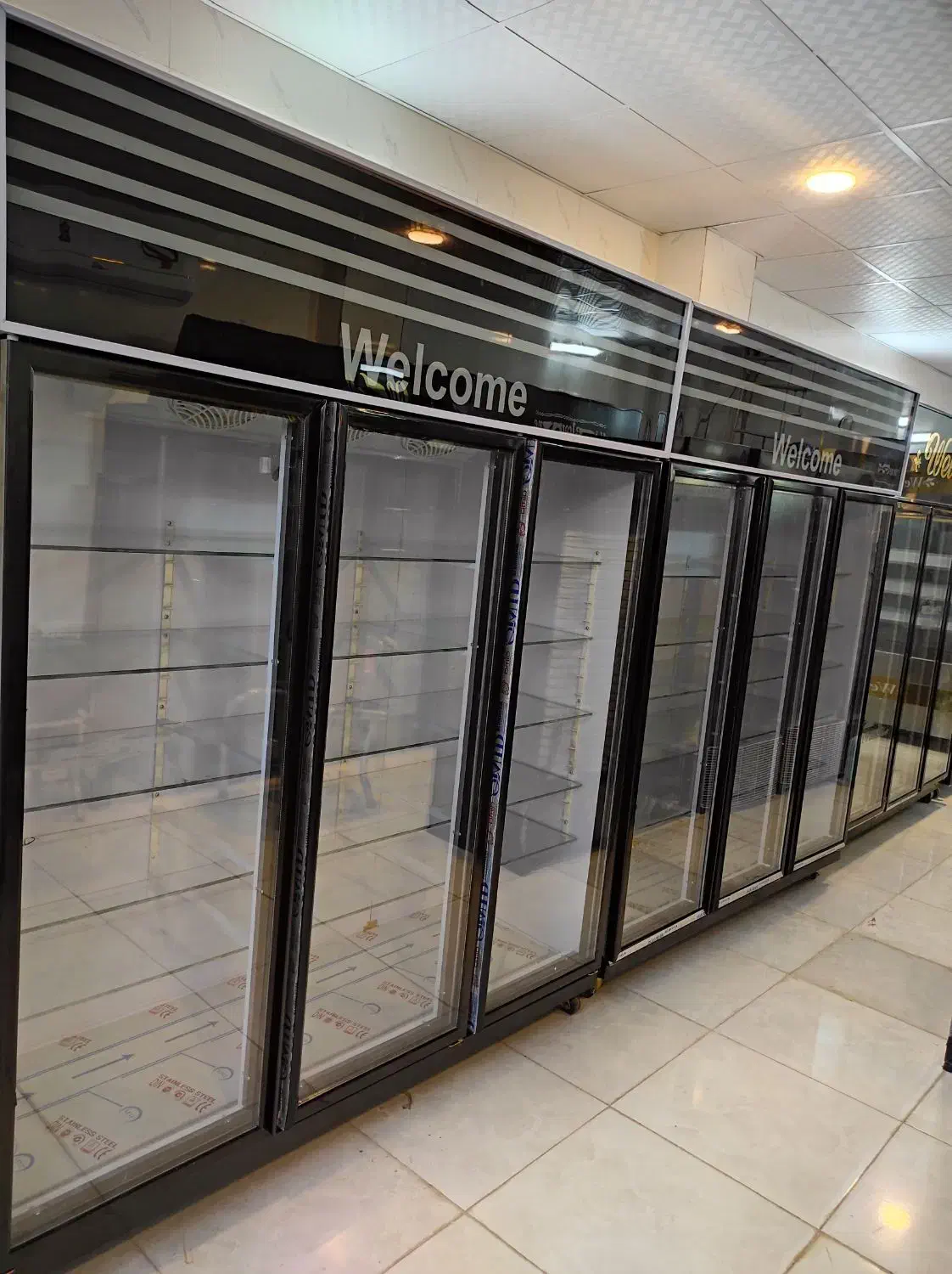 یخچال فریزرایستاده سه درب فروشگاهی  نوشیدنی لبنیات|فروشگاه و مغازه|شیراز, شهرک صنعتی شیراز|دیوار