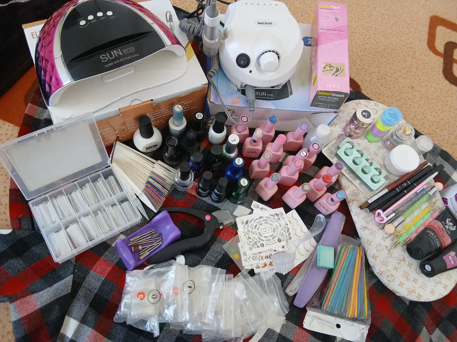 لوازم کاشت ناخن|آرایشی، بهداشتی، درمانی|ترکمانچای, |دیوار