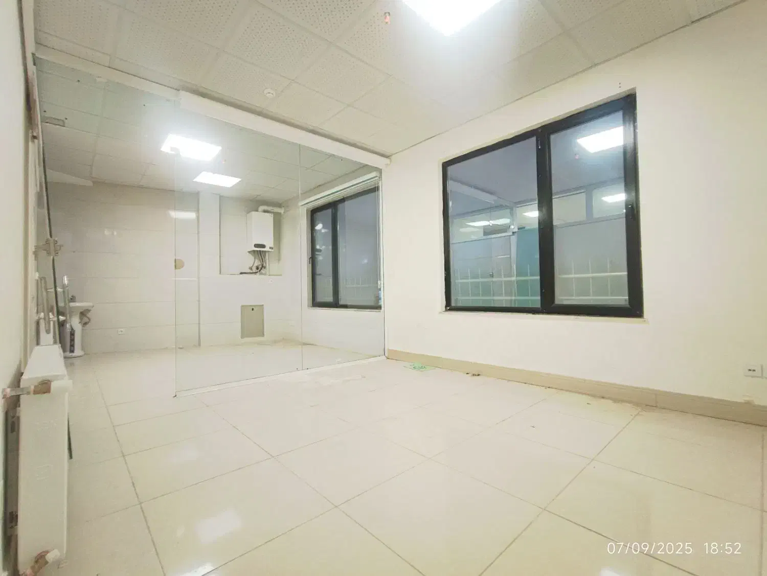 اجاره واحدخدماتی 60متر/ آماده به تحویل/ میدان ورزش|اجارهٔ دفتر کار، اتاق اداری، مطب|اردبیل, |دیوار