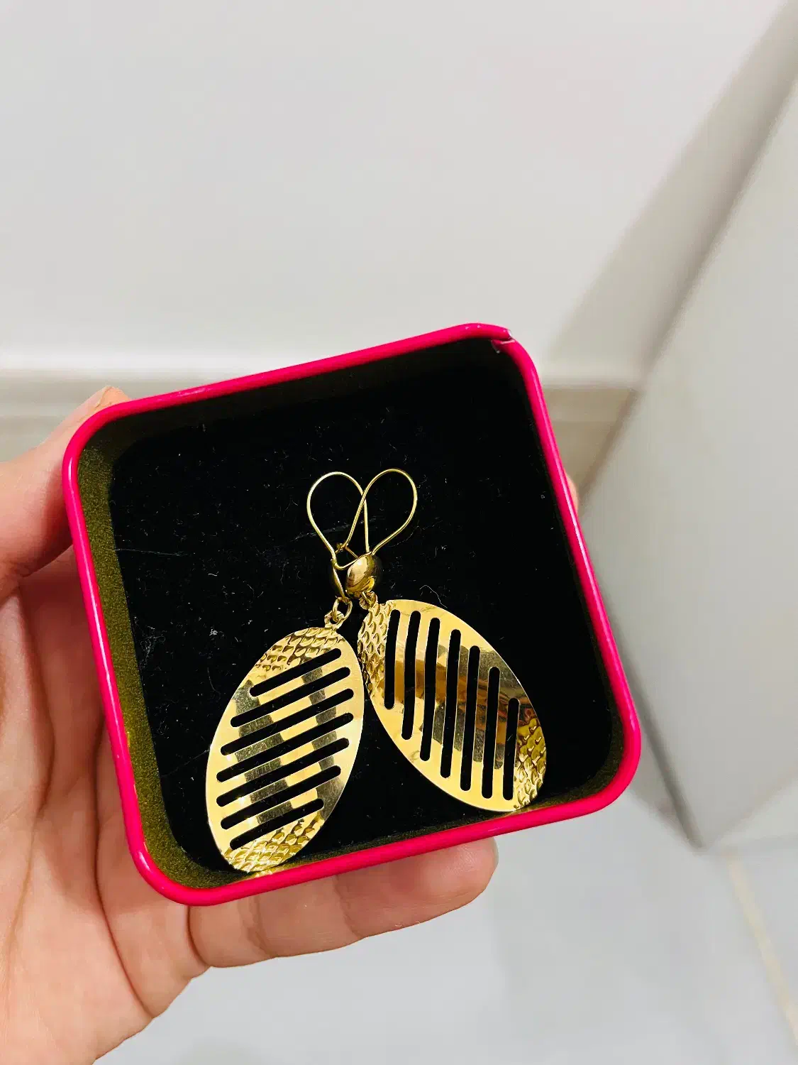 مقداری طلا۸۰هزار تومن بالای تابلو|جواهرات|بندر گناوه, |دیوار