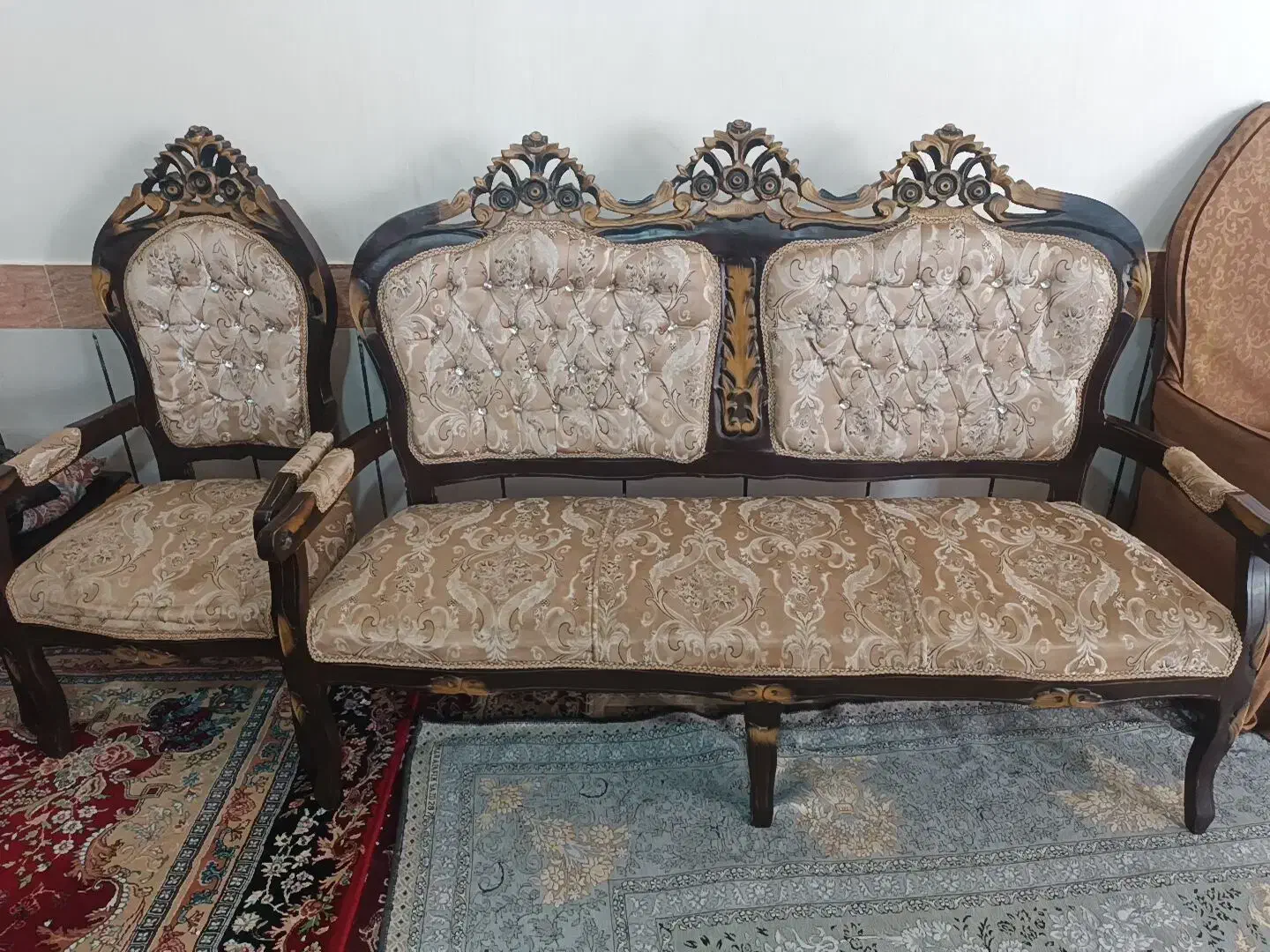 مبل سلطنتی ۹نفره همراه با کاور|مبلمان خانگی و میز عسلی|تربت‌حیدریه, رضاشهر|دیوار
