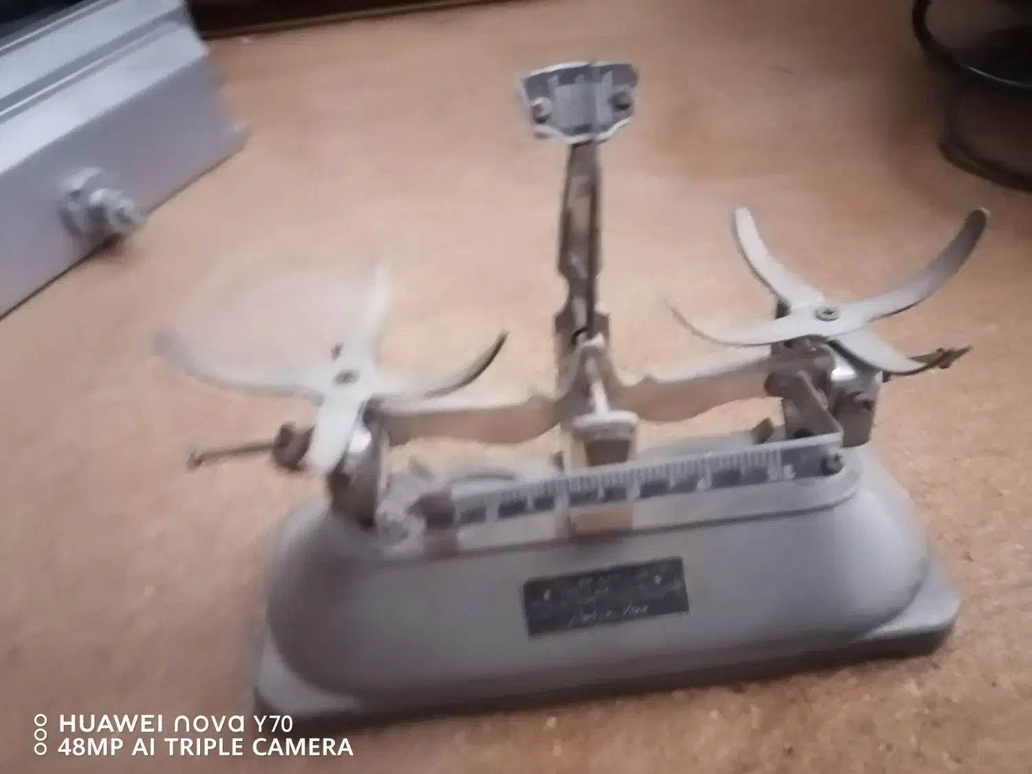 ترازو عتیقه گرمی مثقال ی|کلکسیون اشیاء عتیقه|یزد, |دیوار