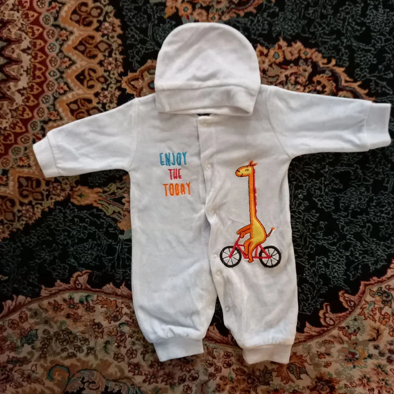 لباس نوزادی|کفش و لباس بچه|اصفهان, جلالیه|دیوار