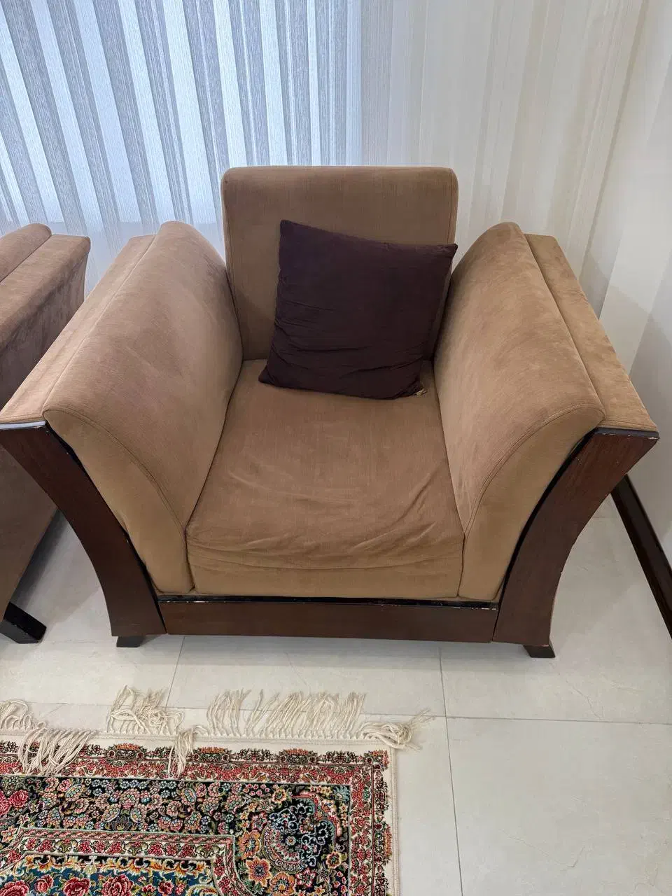 مبل راحتی۷ نفره و میز نهار خوری ۴ نفره و فرش|مبلمان خانگی و میز عسلی|علی‌آباد کتول, |دیوار