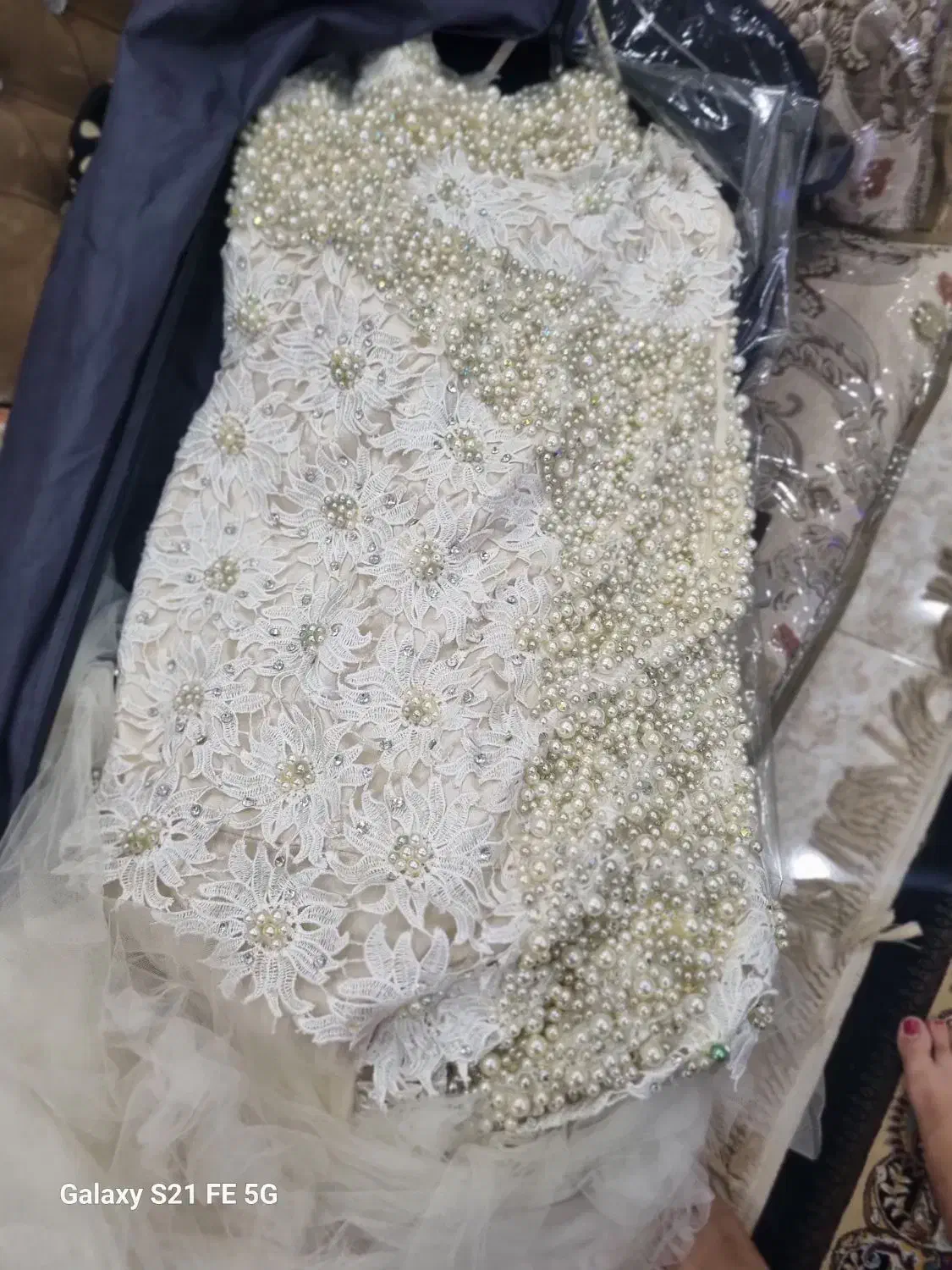 لباس سفید مناسب مراسم عقد و عروسی|لباس|اندیشه, اندیشه فاز ۱|دیوار