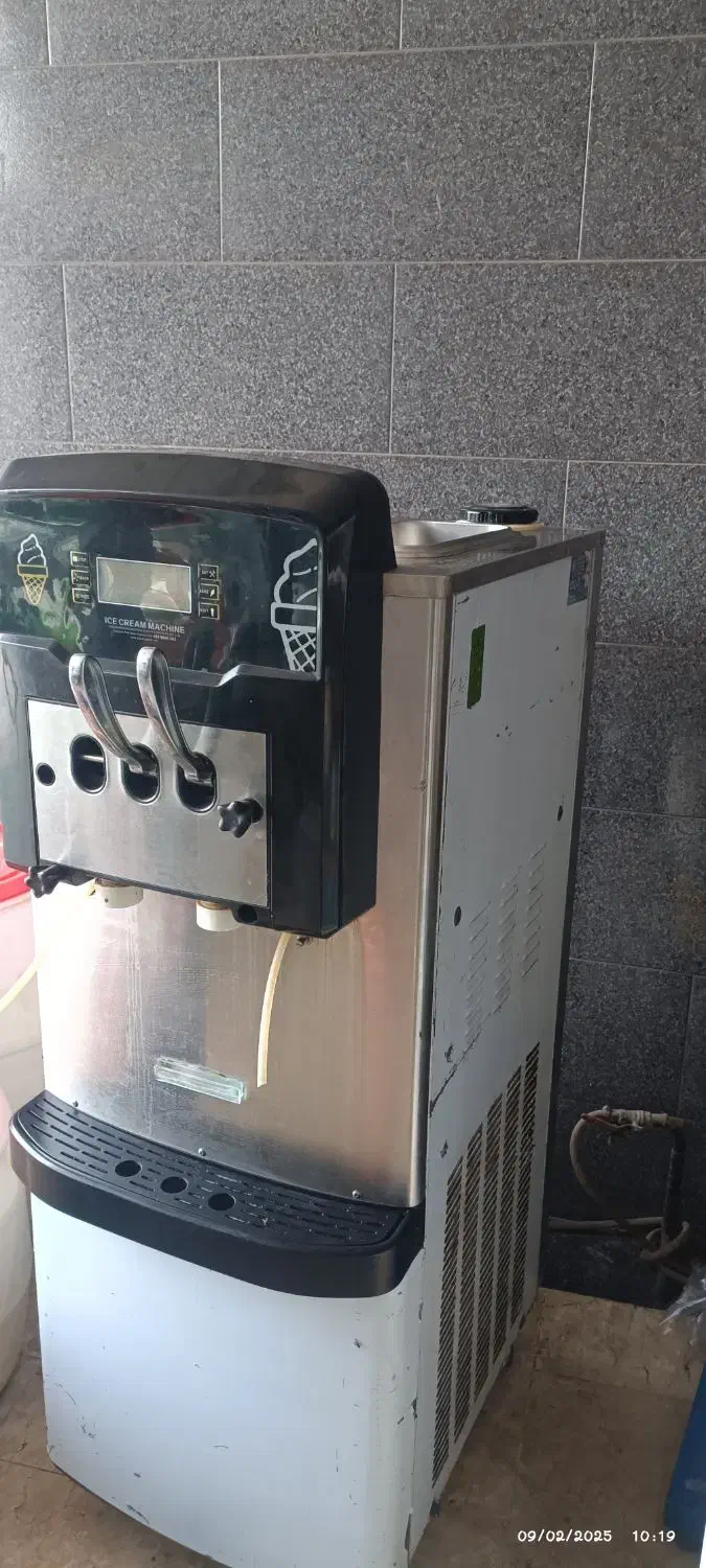 دستگاه بستنی ساز قیفی|سایر لوازم برقی|امامزاده عبدالله, |دیوار