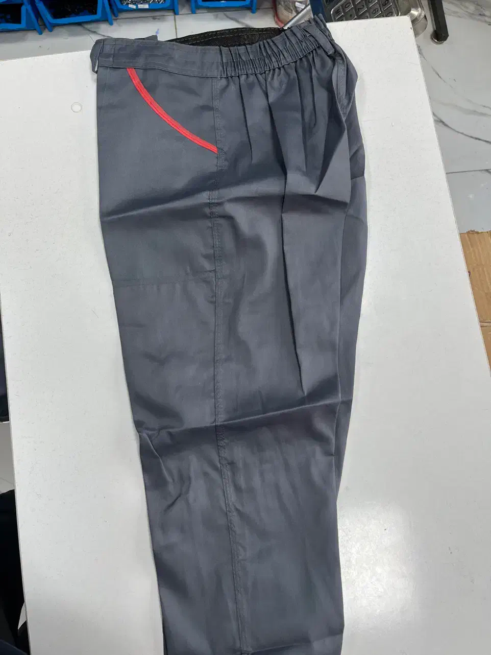 لباس کار قیمت مناسب|لباس|رشت, آب و برق|دیوار