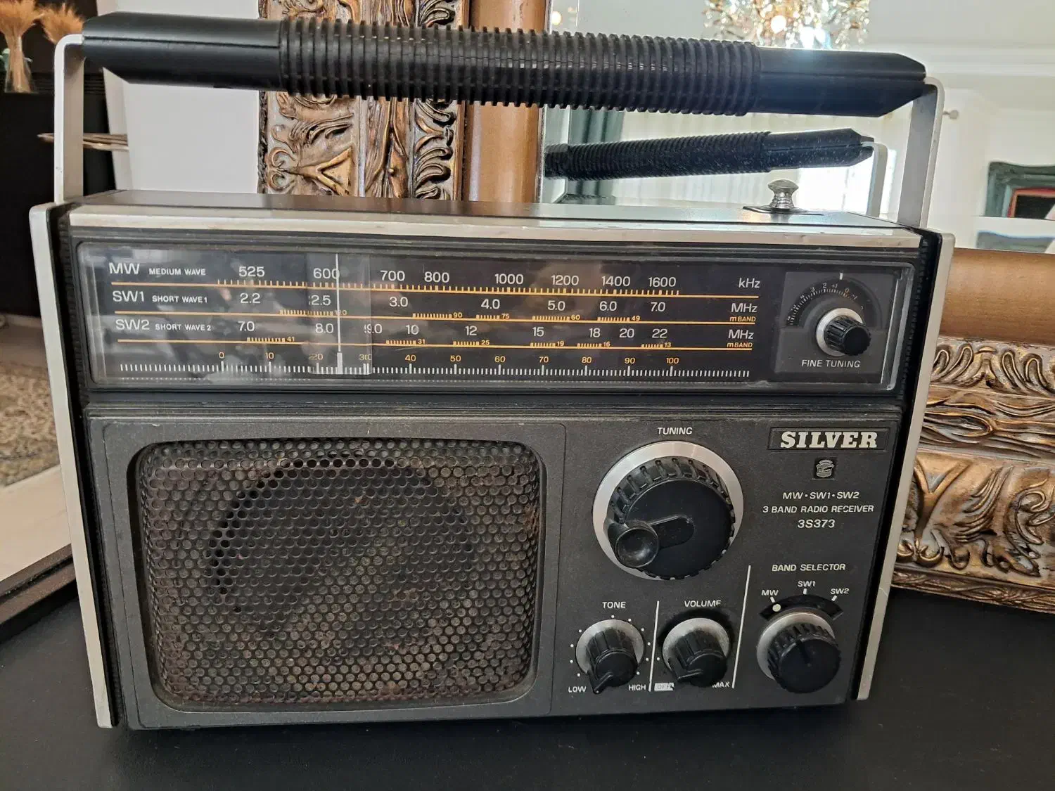 رادیو قدیمی سیلور ژاپن|کلکسیون اشیاء عتیقه|رشت, استادسرا|دیوار