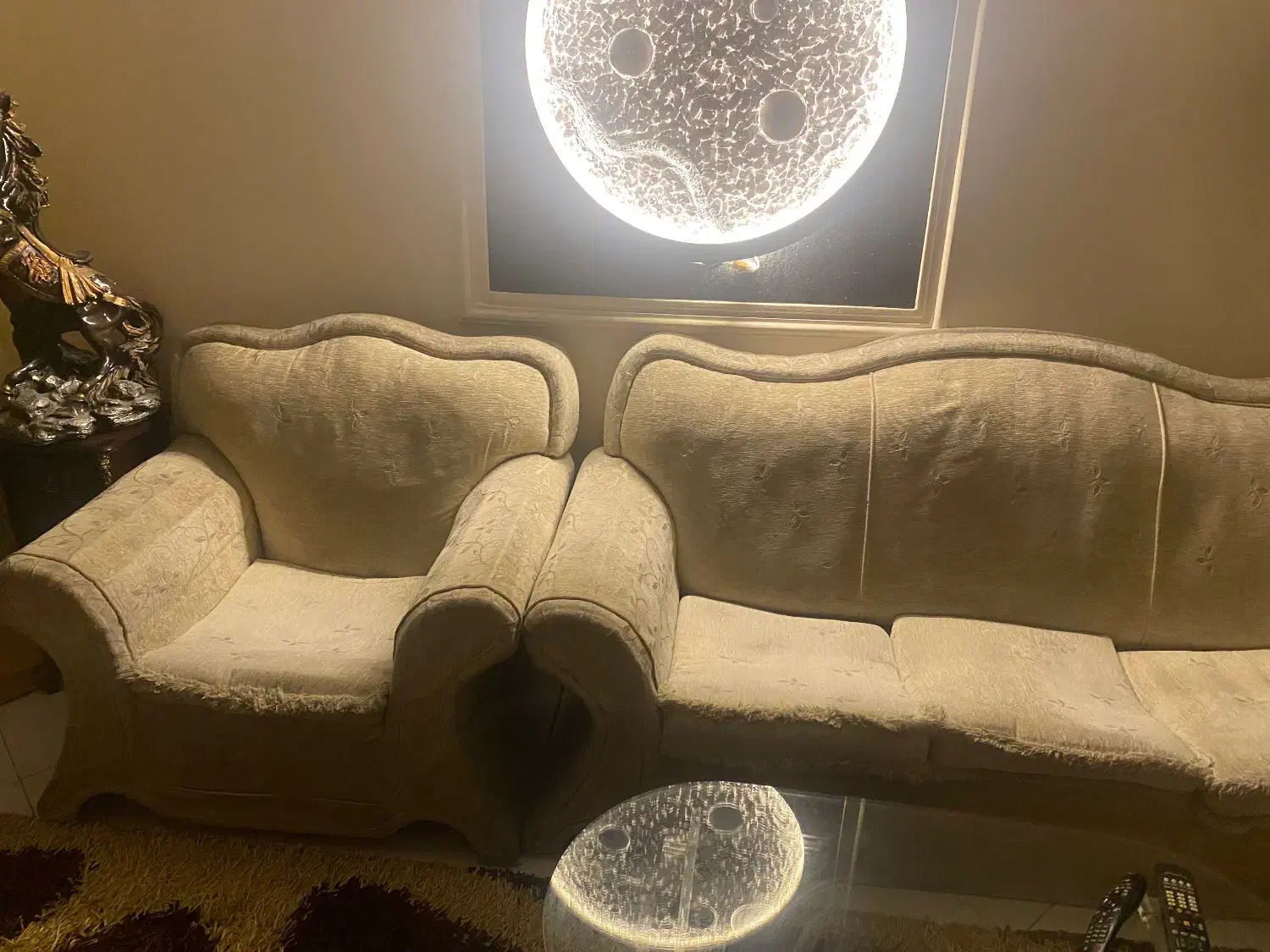 مبل راحتی شیری رنگ|مبلمان خانگی و میز عسلی|تهران, شهید اسدی|دیوار