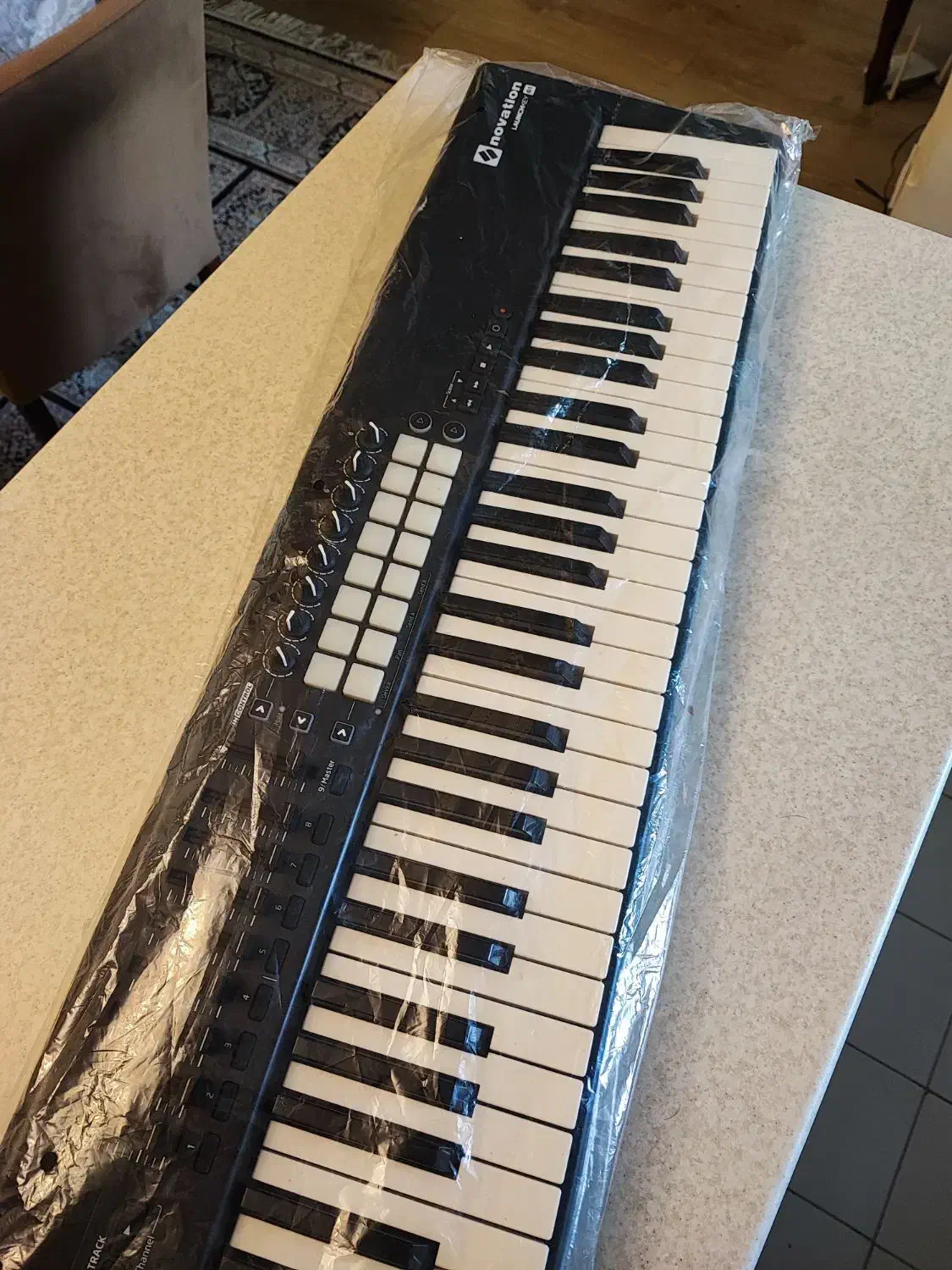میدی کنترلر حرفه ای - novation launchkey 61 mk2|پیانو، کیبورد، آکاردئون|تهران, جوانمردان (اندیشه)|دیوار