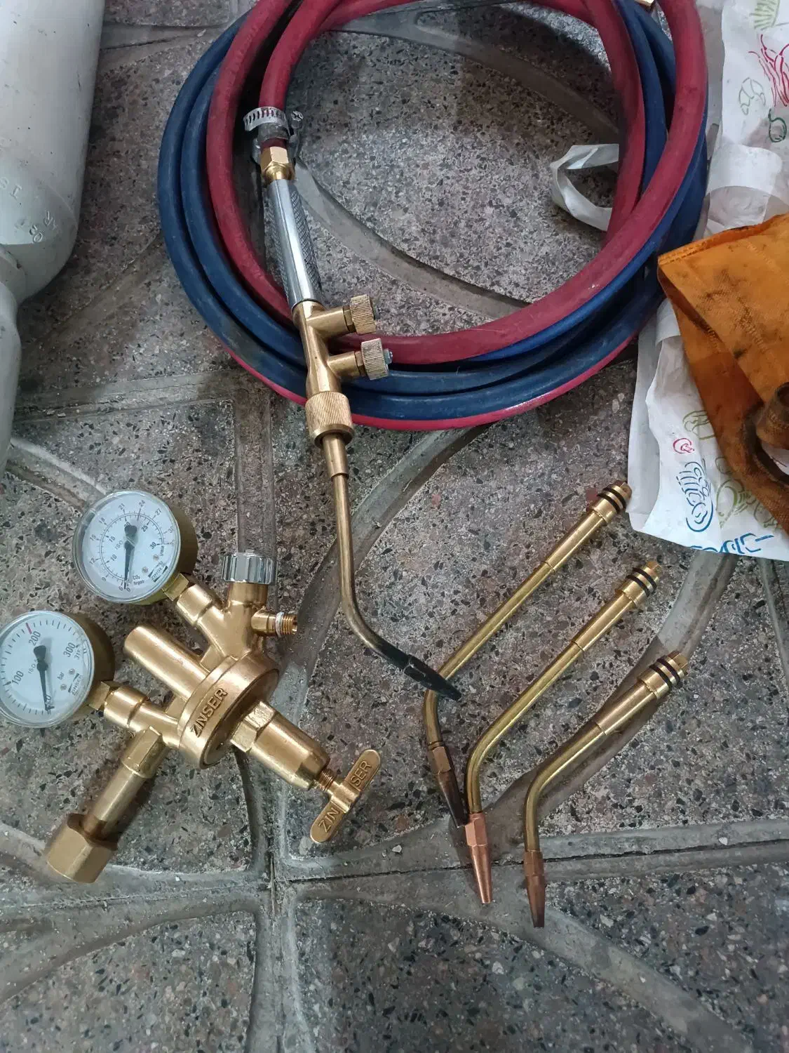 هوابرش|ابزارآلات|ری, علایین|دیوار