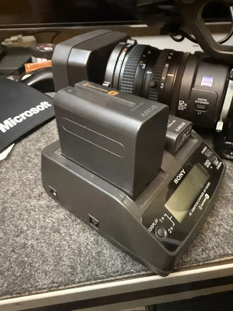 Sony HVR-Z7E|دوربین عکاسی و فیلمبرداری|تهران, صادقیه|دیوار