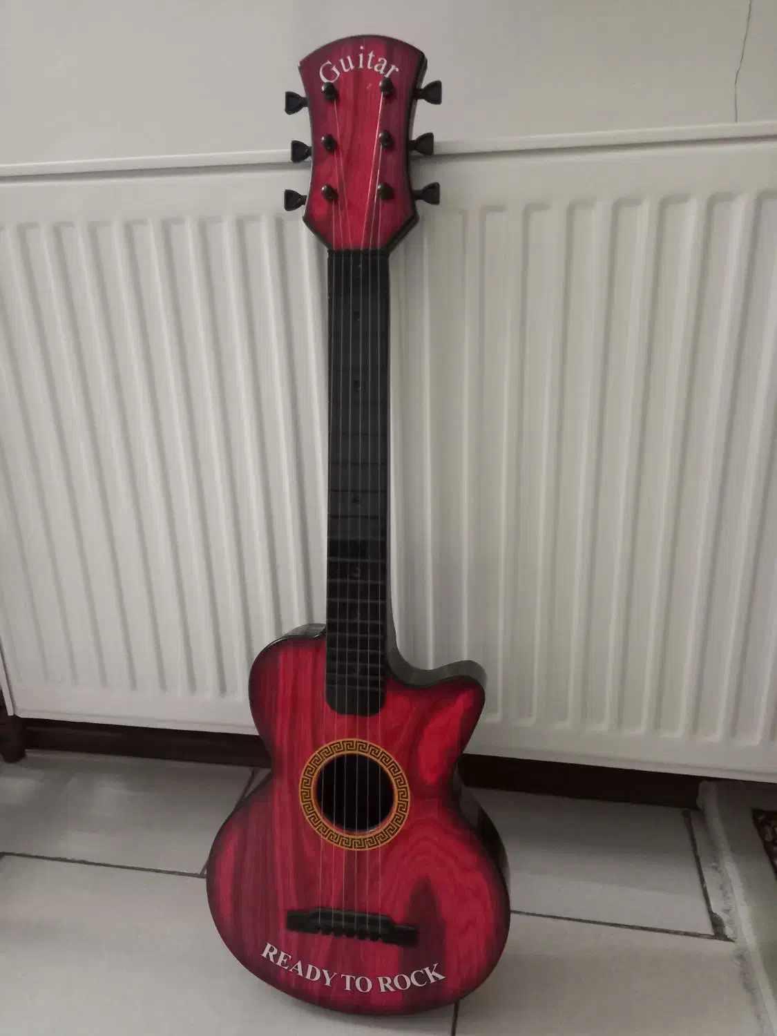 گیتار|اسباببازی بچه|فردیس, فردیس|دیوار