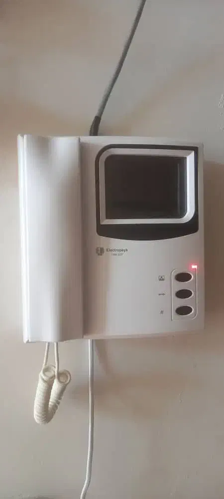 برقکار صنعتی ساختمان نصب آیفون و رفع اتصالات|خدمات پیشه و مهارت|لنجان, |دیوار