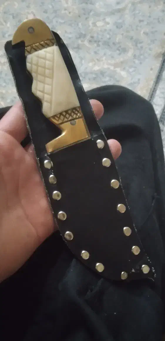 چاقو قدیمی|کلکسیون اشیاء عتیقه|قدس, شهر‌قدس|دیوار