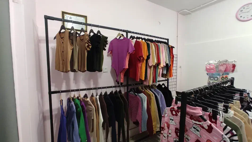 انواع لباس|لباس|رشت, منظریه|دیوار