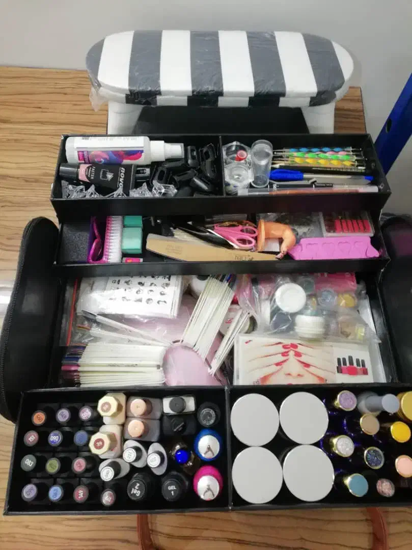 پک کامل کاشت ناخن|آرایشی، بهداشتی، درمانی|صدرا-فارس, فاز ۱|دیوار