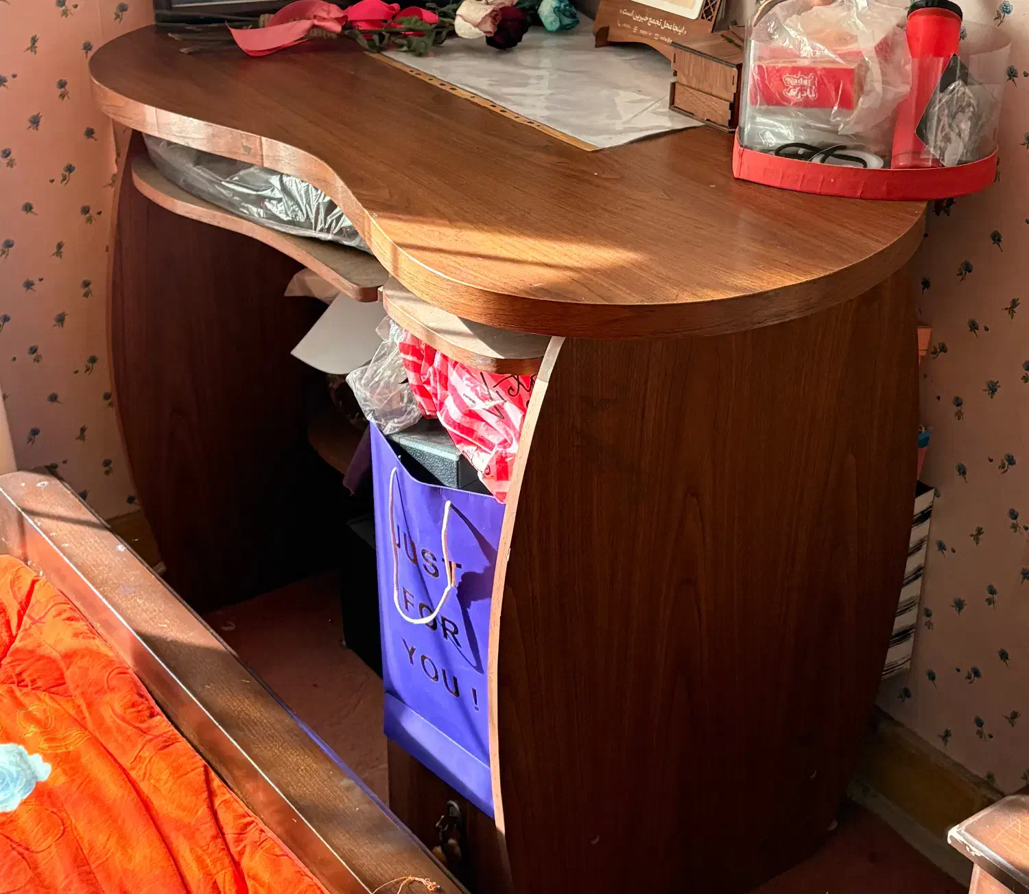 تخت و میز|تخت و سرویس خواب|کرج, شاهین‌ویلا|دیوار