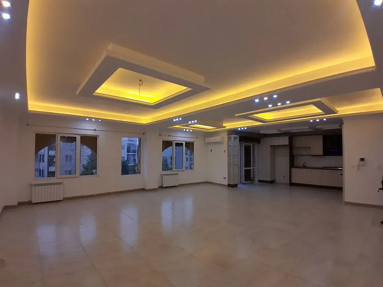 آپارتمان ۱۷۰ متری واقع در بلوار شیرودی|اجارهٔ آپارتمان|تنکابن, |دیوار