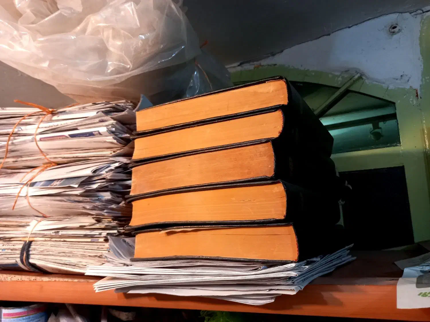 روزنامه باطله بصورت کیلویی و روزنامه کیهان 5 عدد|مجلات|کرج, حصارک پایین|دیوار