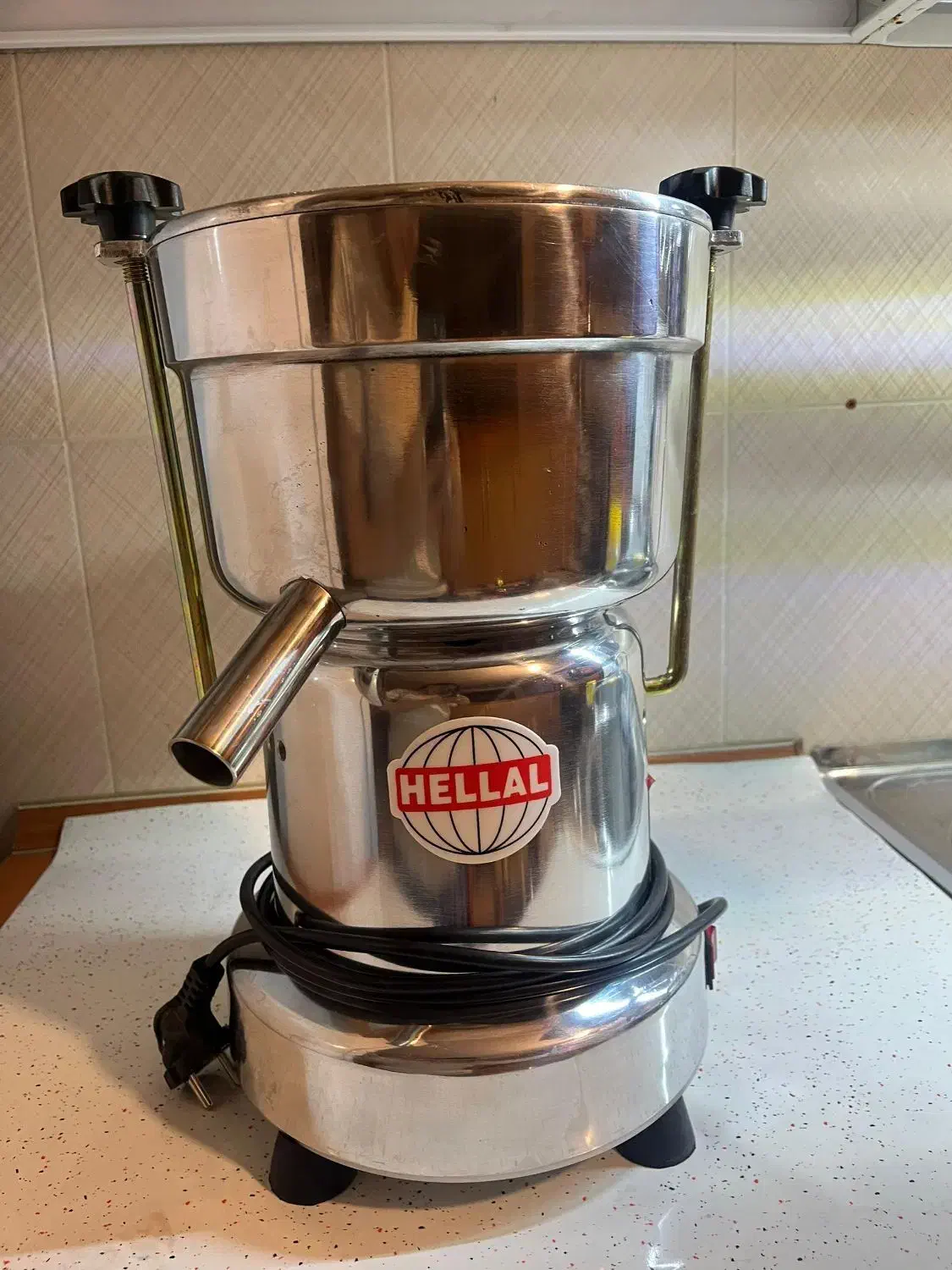 آبمیوه گیری صنعتی بزرگ|آبمیوه‌گیر و آب‌مرکبات‌گیر|تبریز, |دیوار