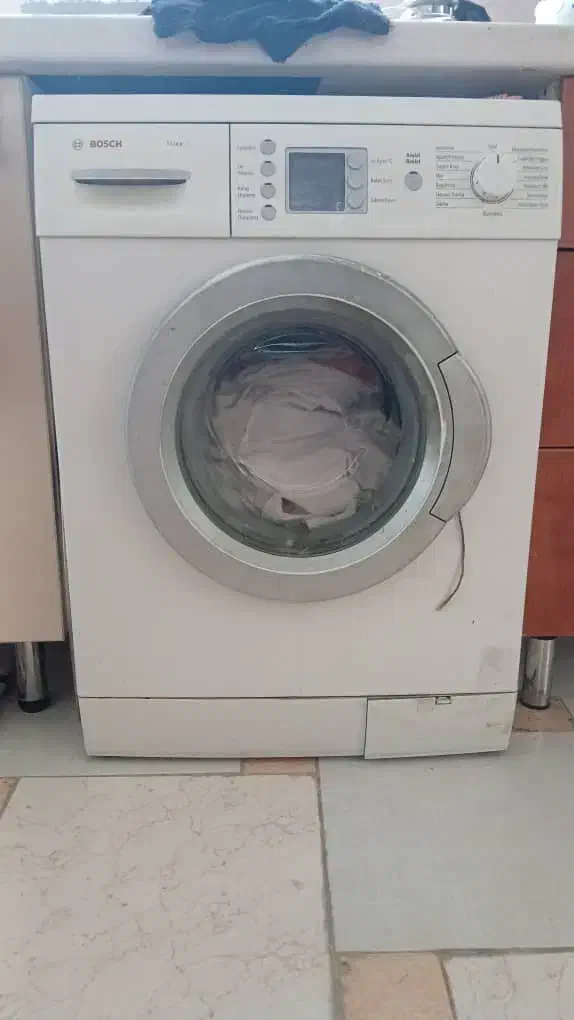 لباسشویی در حد نو بوش آلمانی 7K با ضمانت|ماشین لباسشویی و خشک‌کن لباس|پرند, فاز ۳|دیوار