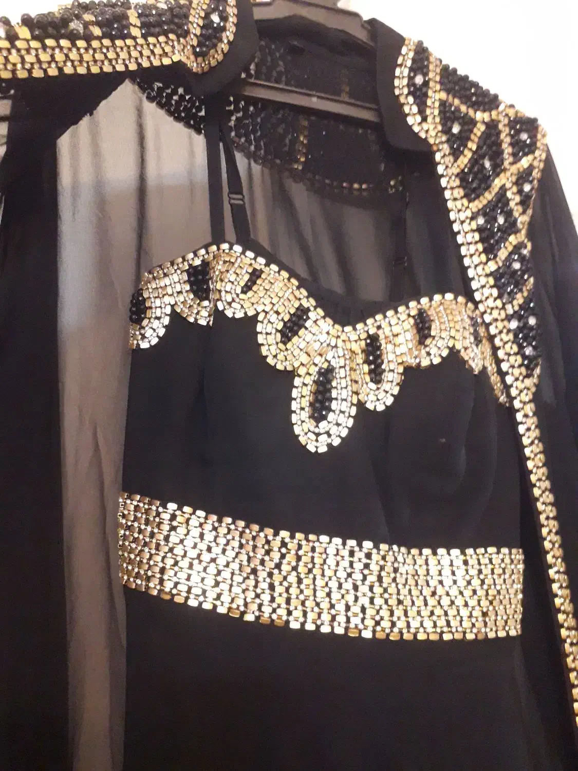 لباس مجلسی|لباس|پردیس, فاز ۱|دیوار