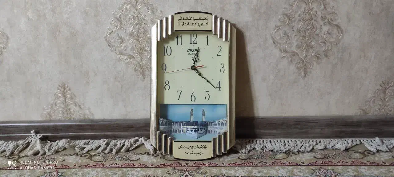 ساعت دیواری سالم و تمیز|ساعت دیواری و تزئینی|اصفهان, چشمه باقرخان|دیوار