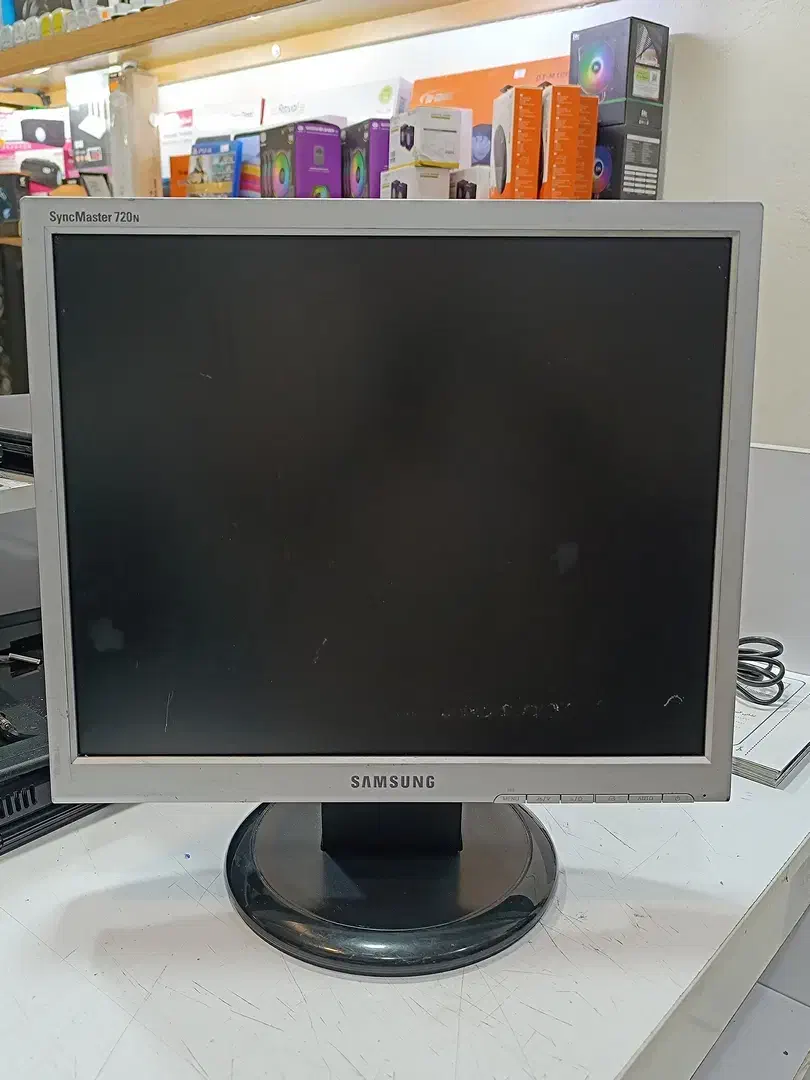 مانیتور 17 اینچ Samsung مربعی|قطعات و لوازم جانبی رایانه|رشت, بازار|دیوار
