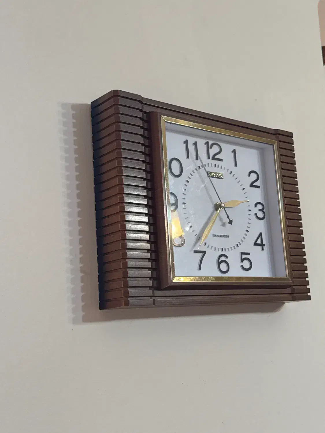 لوازم خانه (فرش ،ساعت پادری جادستمالی و سطل زباله)|فرش|رشت, بلوار گیلان|دیوار