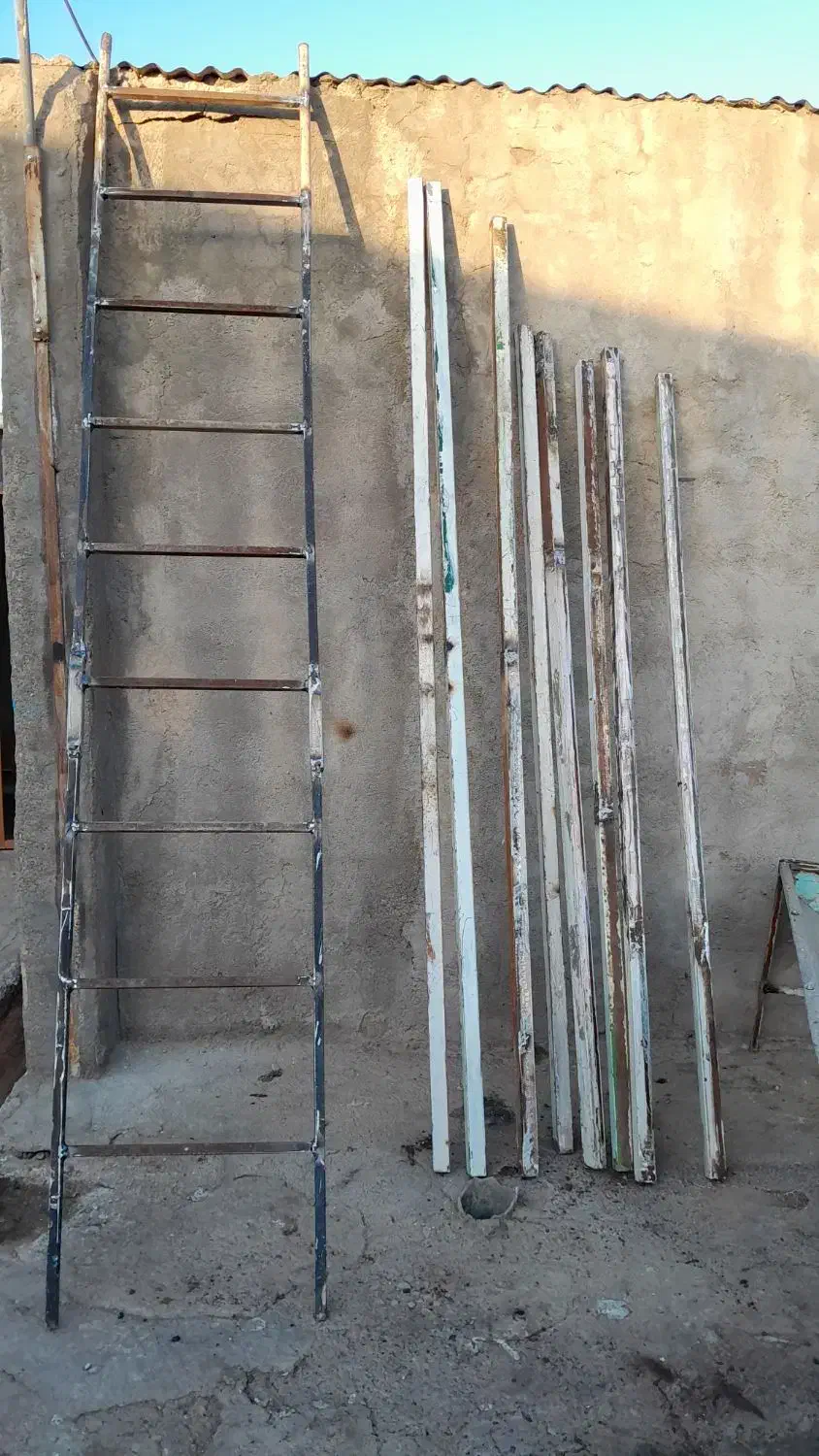 نردبان / آخور  / قوطی‌های آهنی|ابزارآلات|بوئین زهرا, |دیوار