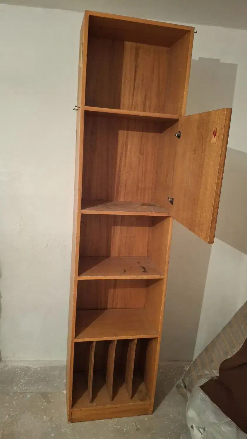 قفسه و کتابخانه|کتابخانه، شلف، قفسههای دیواری|بومهن, |دیوار