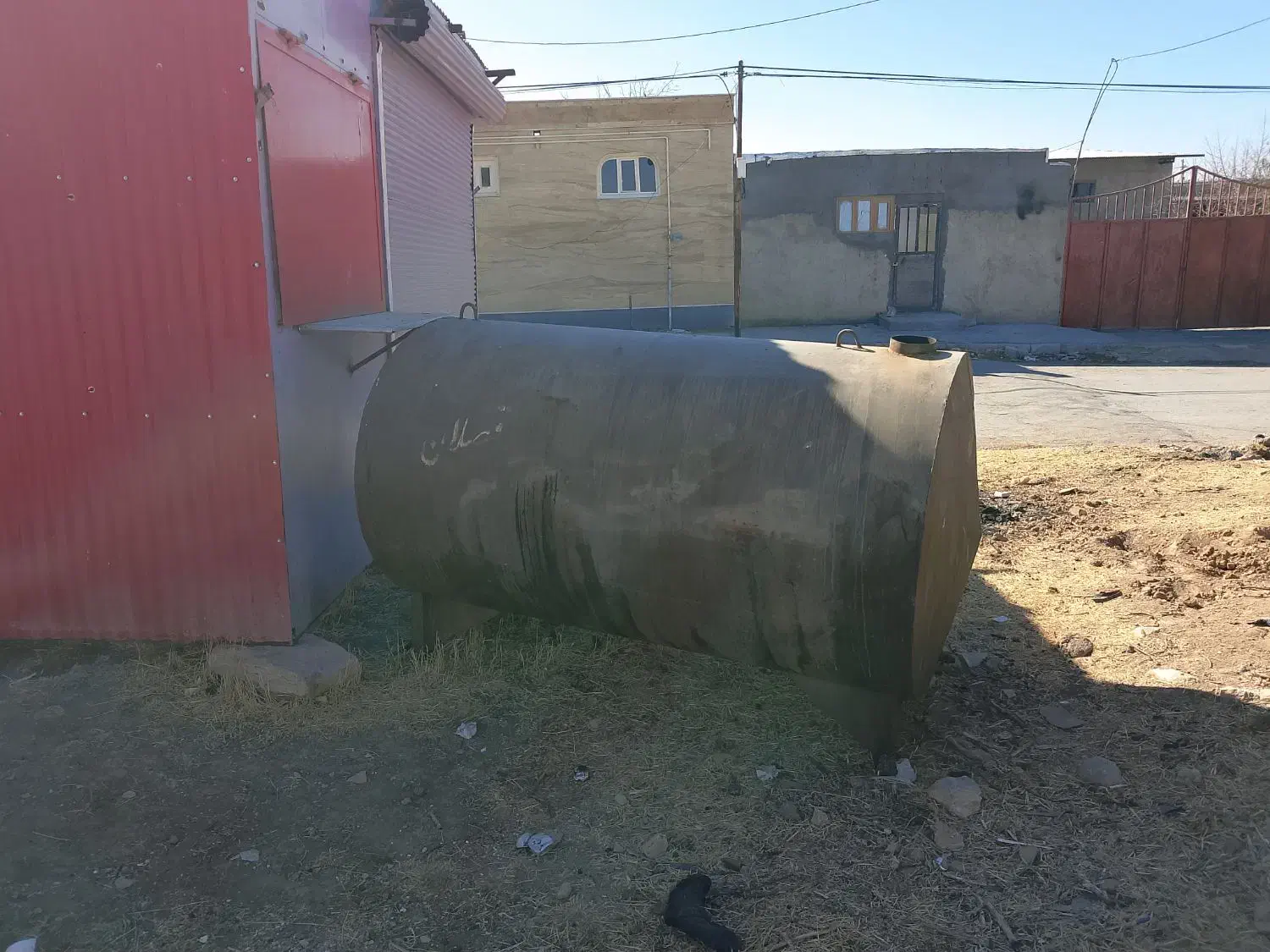 تانک 2هزار لیتر|مصالح و تجهیزات ساختمان|سریش آباد, |دیوار