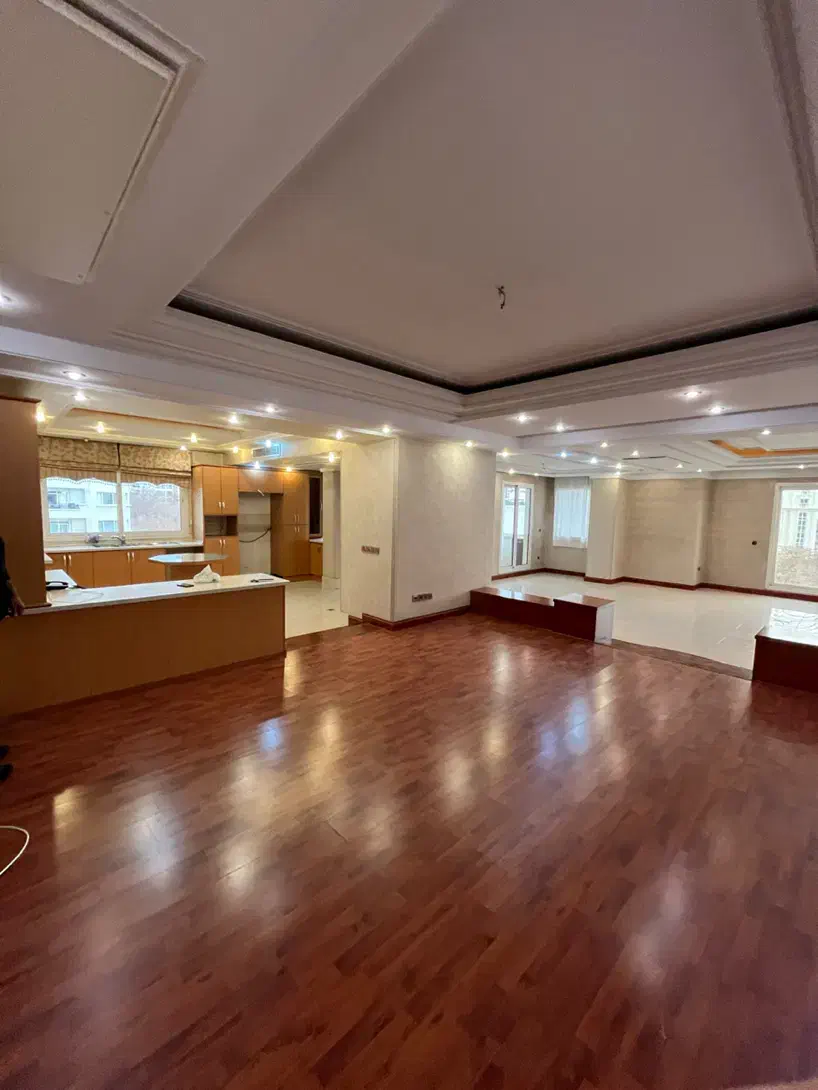 فرمانیه ۳۵۰ متر ۴خواب تاپ لوکیشن فول امکانات