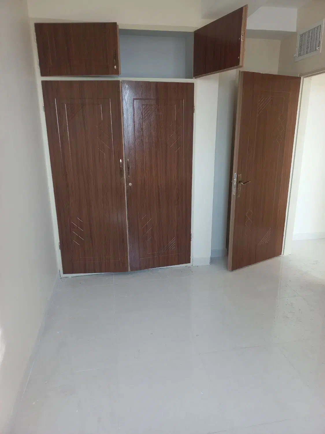 ۱۰۰ متر اپارتمان نوساز چهار باغ|اجارهٔ آپارتمان|پرند, فاز ۰|دیوار