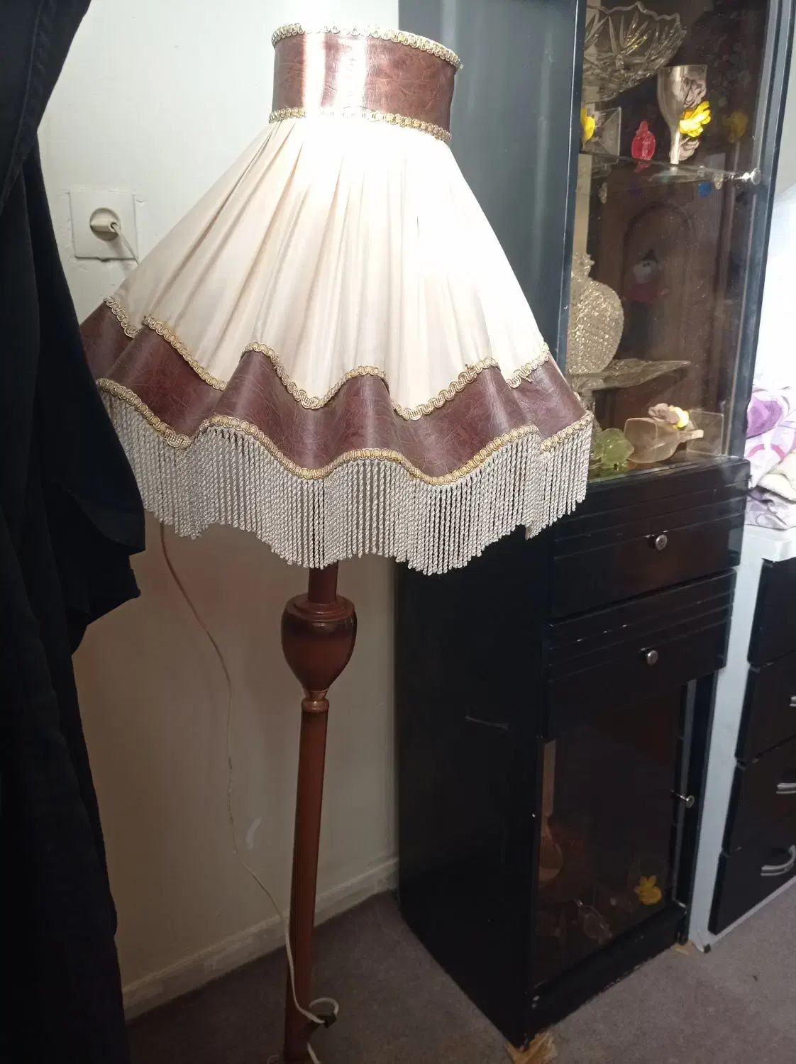 آباژورکاملان سالم درحدنو|چراغ خواب و آباژور|شاهین‌شهر, شهرک گلدیس|دیوار