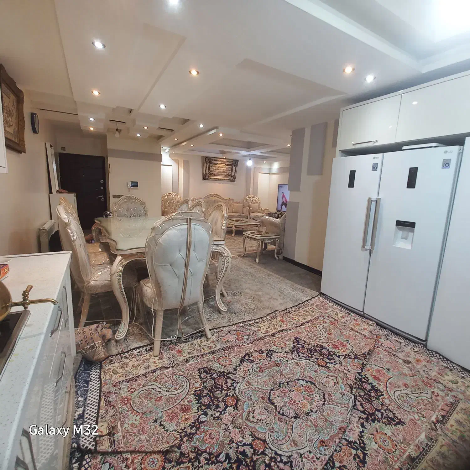 اپارتمان ۹۵ متری در ابتدای باغ فیض طبقه ۷ دو خواب|فروش آپارتمان|تهران, باغ فیض|دیوار