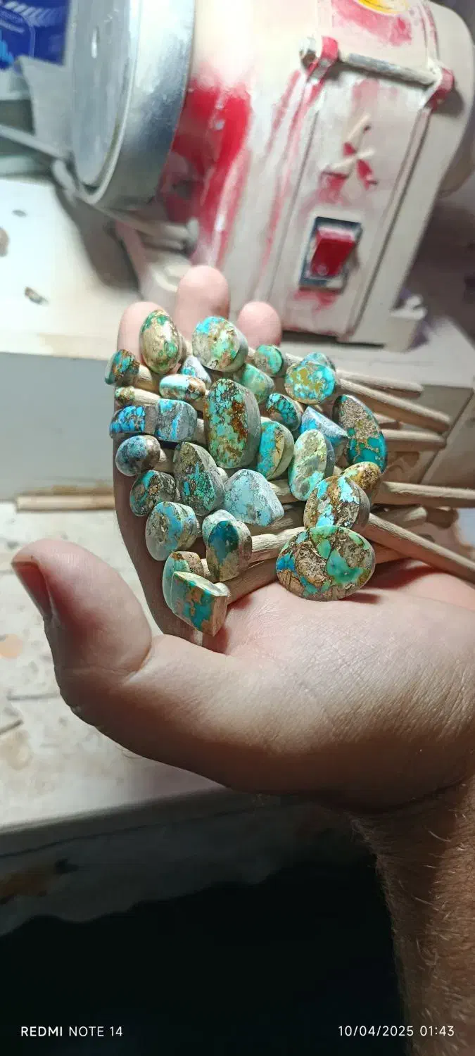 پذیرفتن سفارش تراش انواع نگین|جواهرات|یزد, |دیوار