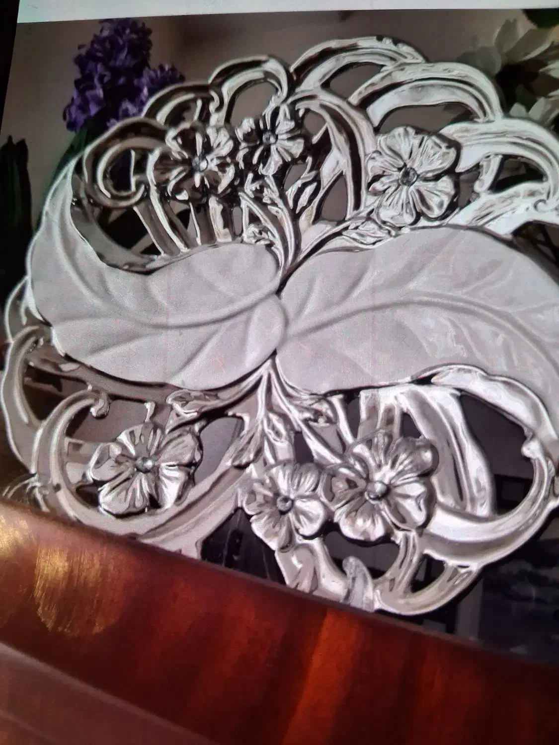 ظرف شیرینی یا میوه رنگ سفید و نقره ای|ظروف سرو و پذیرایی|رشت, کوی مهر|دیوار