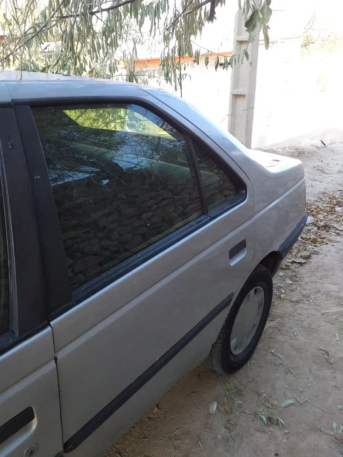 پژو ۴۰۵ نقره ای مدل ۱۳۸۴|خودرو سواری و وانت|کمیجان, |دیوار