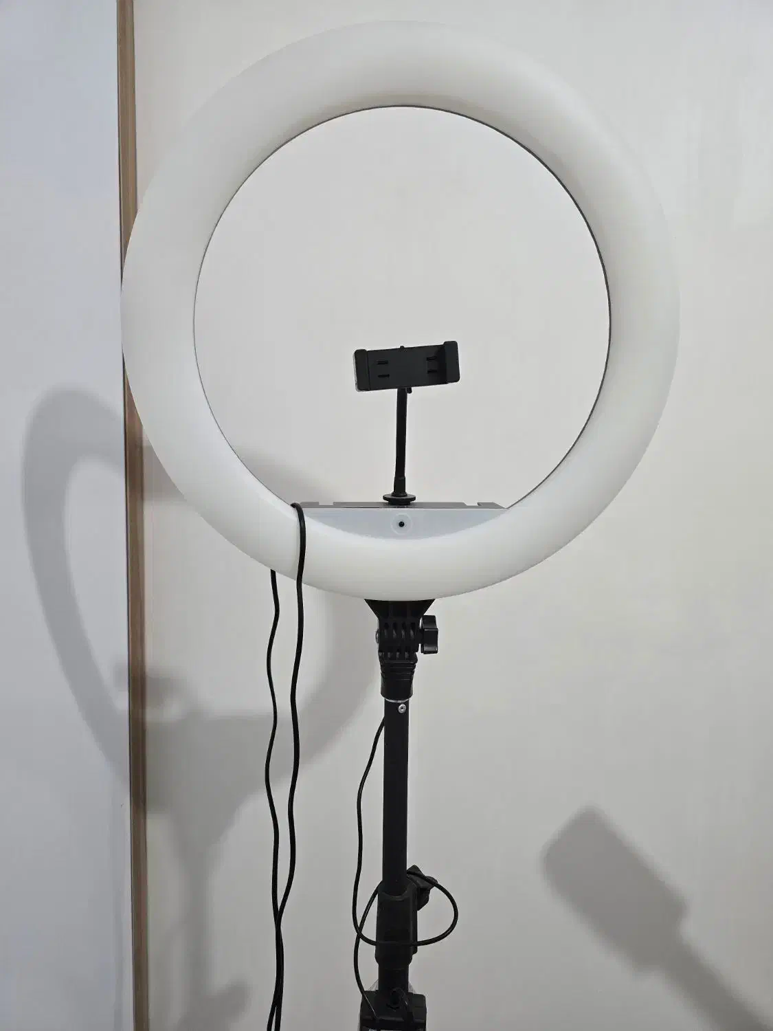 رینگ لایت با سه پایه ی حرفه‌ای|دوربین عکاسی و فیلم‌برداری|خرم‌آباد, |دیوار